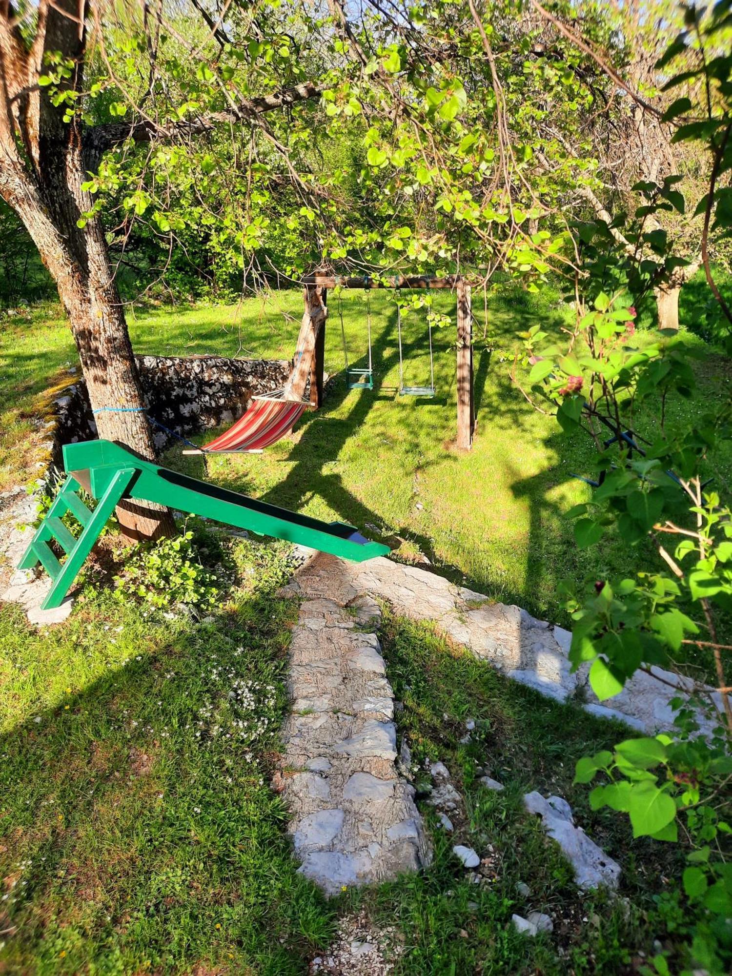 Villa Lovcen4Me Cetinje Exterior foto
